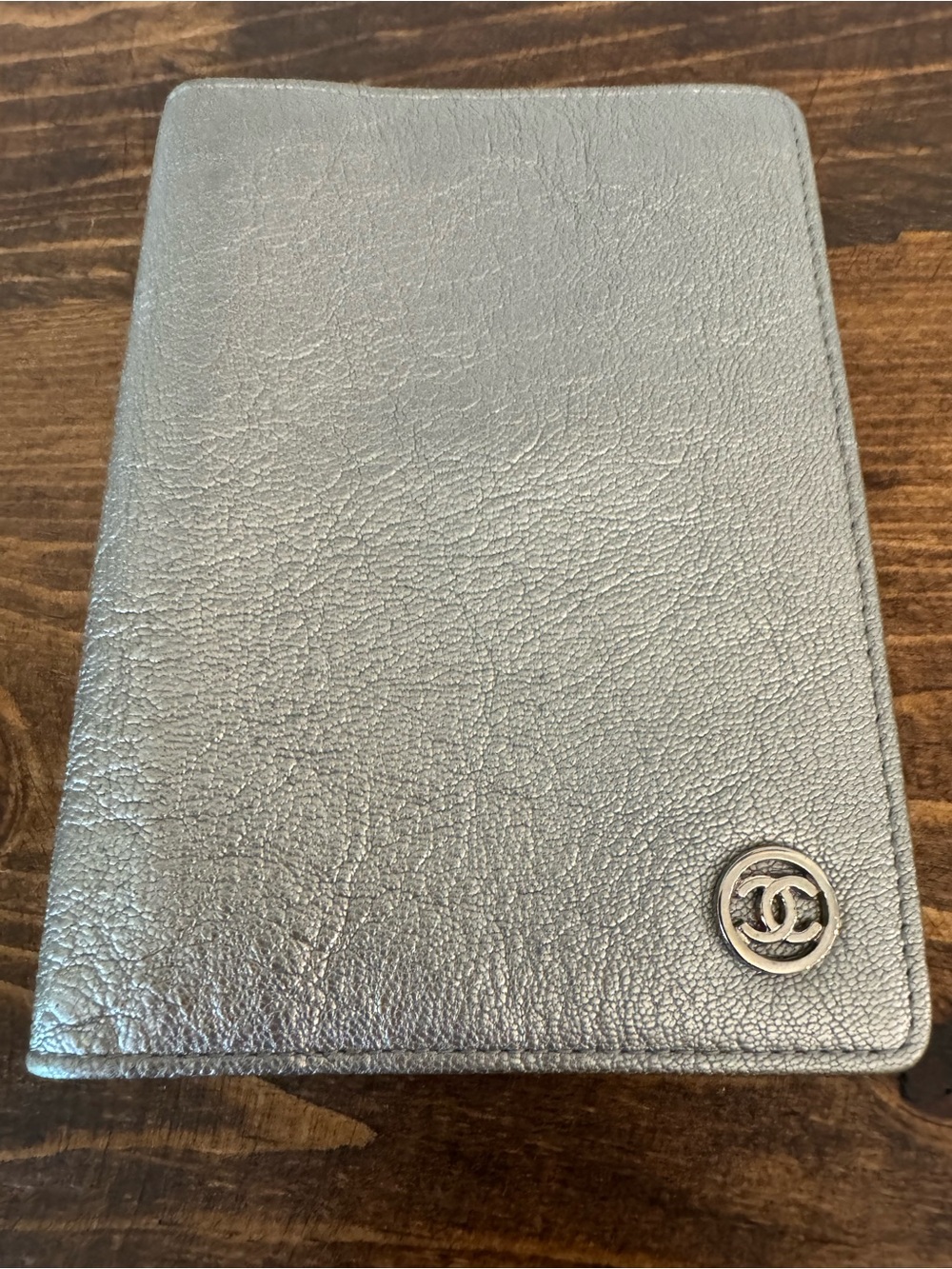 Authentic CHANEL Silver Metallic Leather Card HoldeR-mini agenda